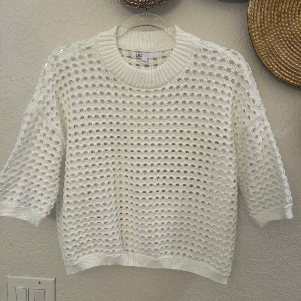 DR2‎ White Crew Neck Sweater with Open-Knit Design